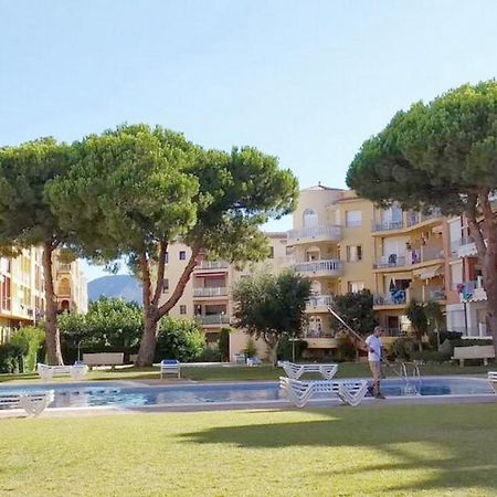דירות אמפוריבראבה Apartamento Renovado, Luminoso, A 300M De La Playa מראה חיצוני תמונה