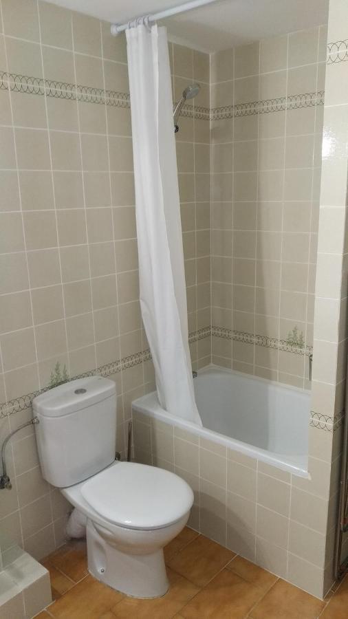דירות אמפוריבראבה Apartamento Renovado, Luminoso, A 300M De La Playa מראה חיצוני תמונה