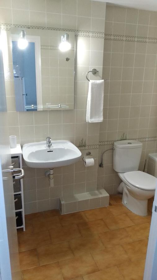 דירות אמפוריבראבה Apartamento Renovado, Luminoso, A 300M De La Playa מראה חיצוני תמונה