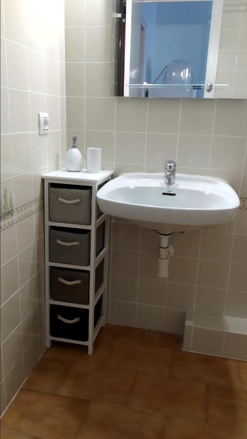 דירות אמפוריבראבה Apartamento Renovado, Luminoso, A 300M De La Playa מראה חיצוני תמונה